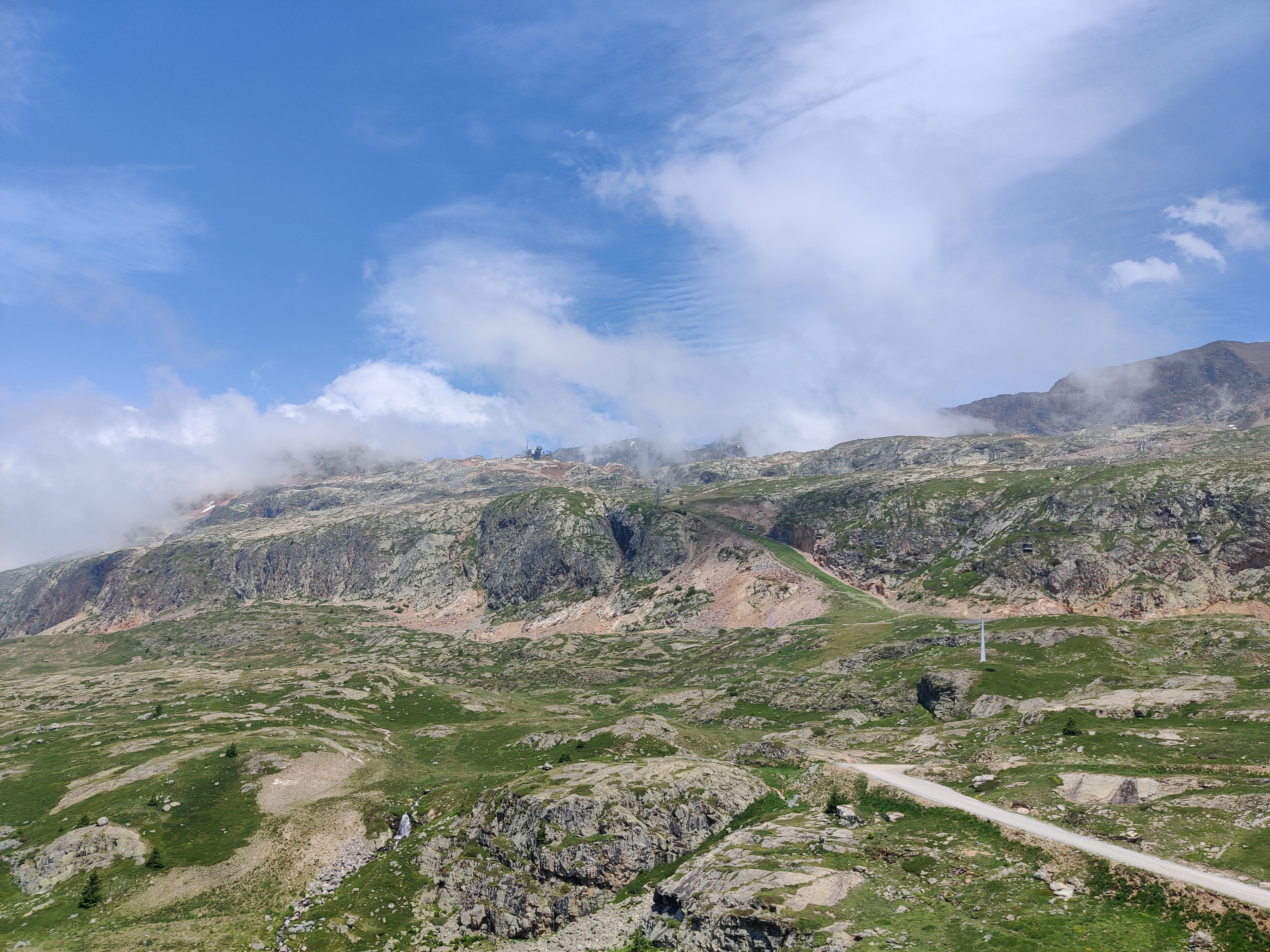 Another view of Megavalanche.